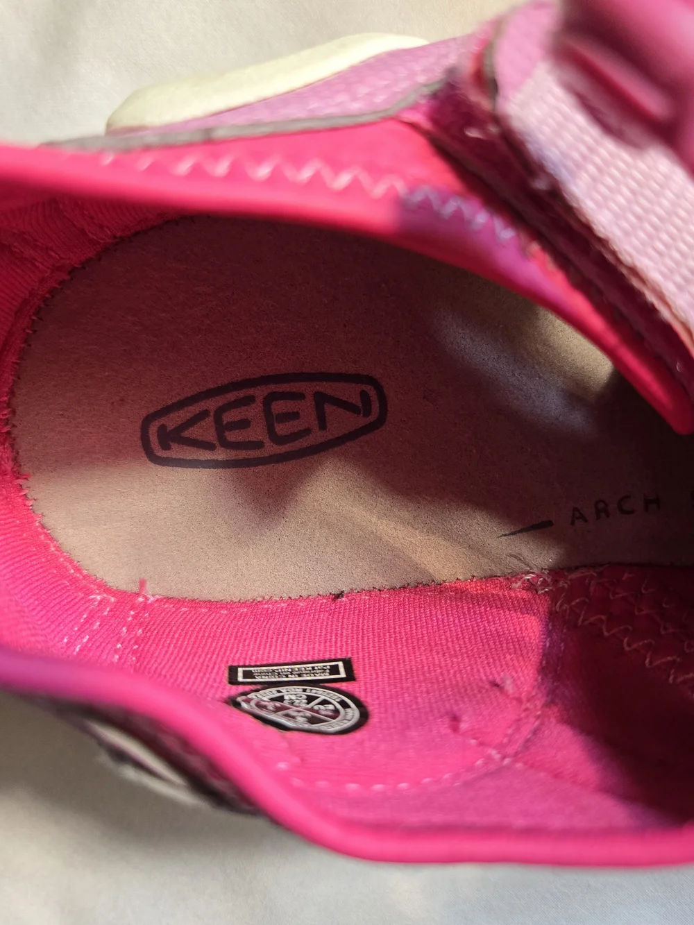Keen Knotch Creek Sandals Girl's Pink Shoes Size 4